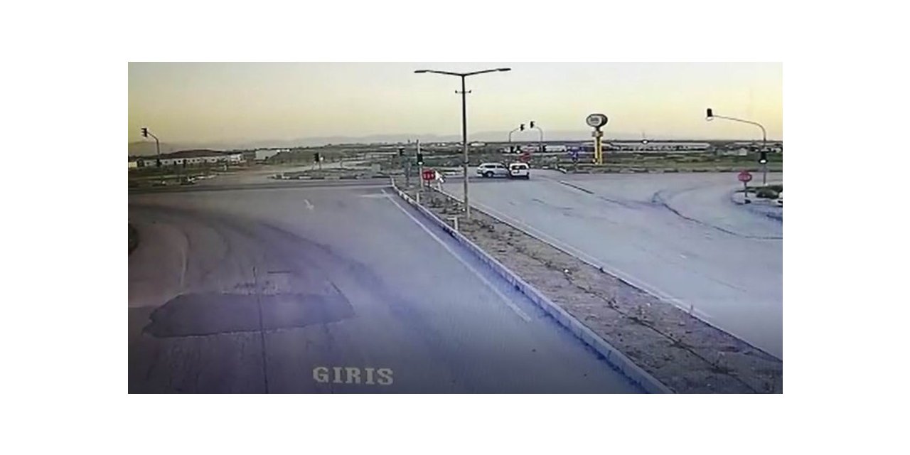 Konya’da 5 kişinin yaralandığı kaza güvenlik kamerasında