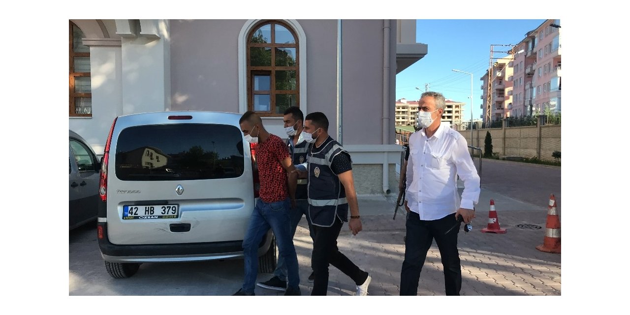 Komşu hırsızlık şüphelisi çaldığı altınları çalamadan yakalandı