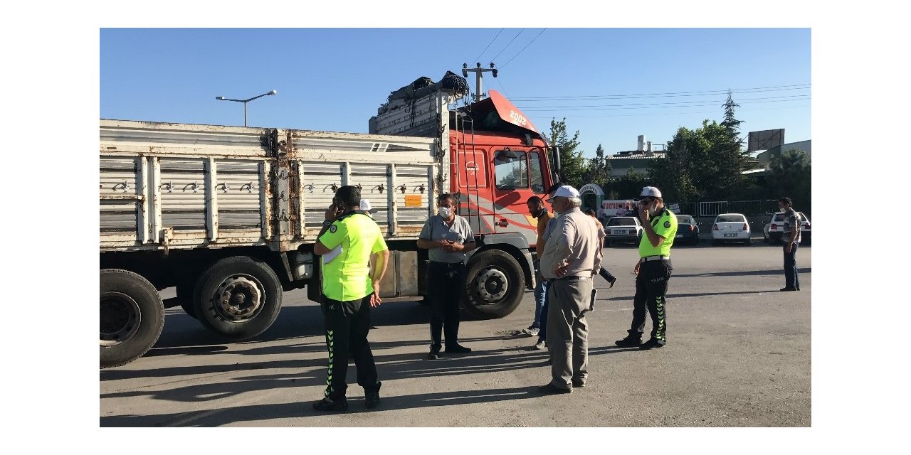 Konya’da kamyonla motosiklet çarpıştı: 1 ölü