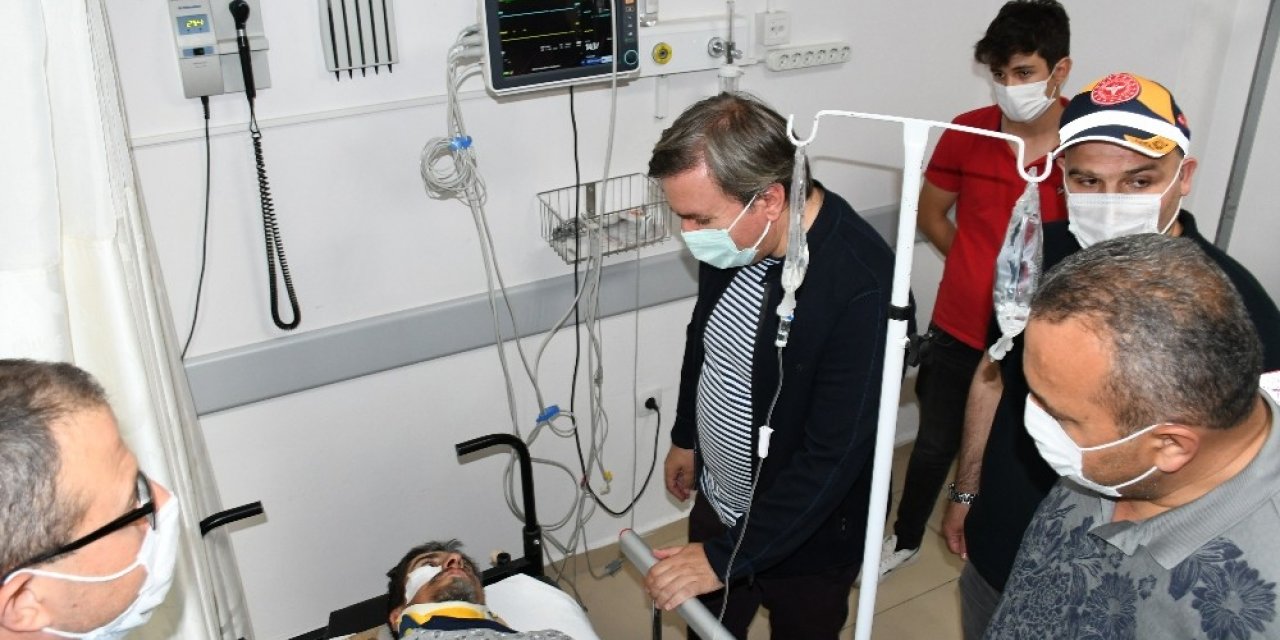 Vali Aydoğdu çöken inşaatta yaralanan işçileri ziyaret etti