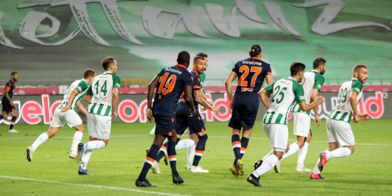 Süper Lig: Konyaspor: 3 - Başakşehir: 1 (İlk yarı)