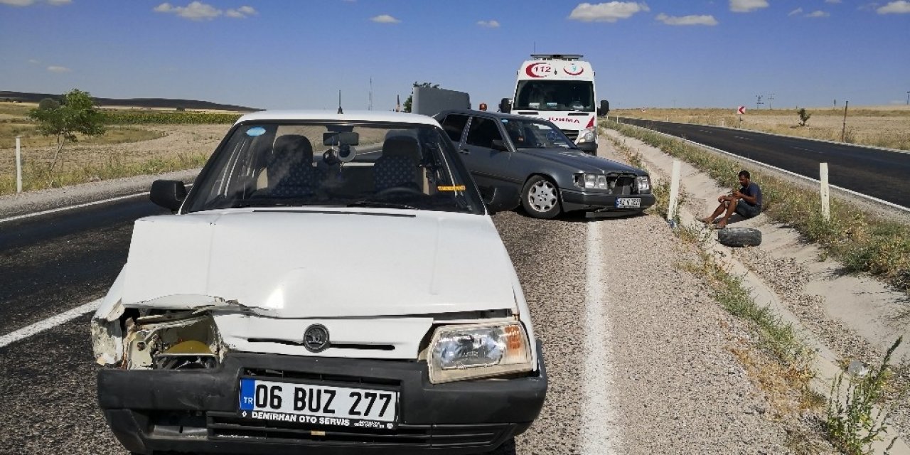 Eşinin mezarından dönerken kaza yaptı