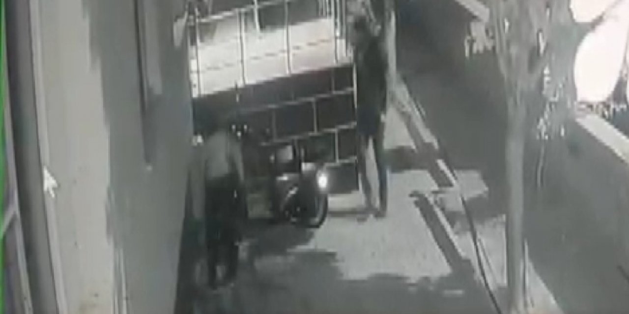 Elektrikli motosikletin çalınma anı kamerada
