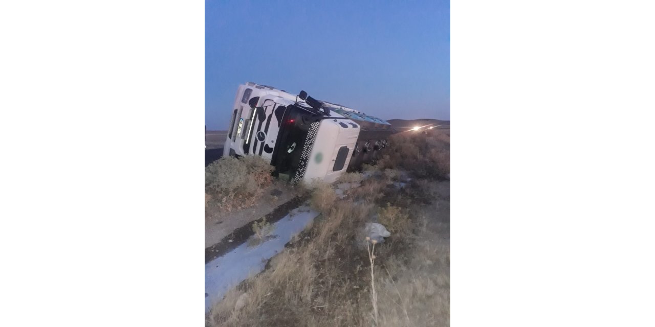 Emirgazi'de Kontrolden Çık Süt Tankeri Devrildi