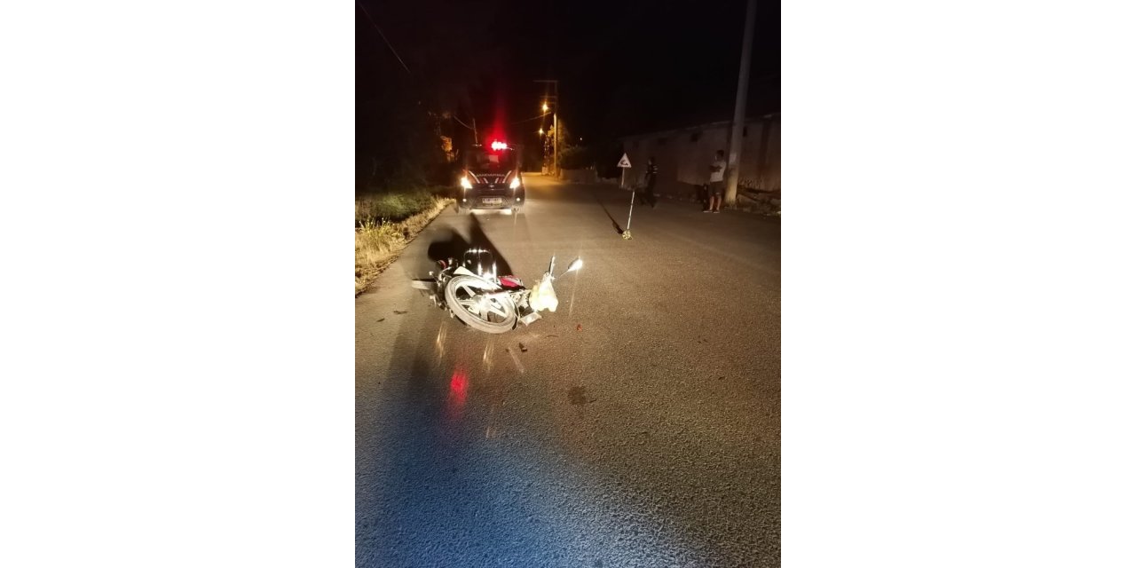 Motosiklet yayaya çarptı: 2 yaralı