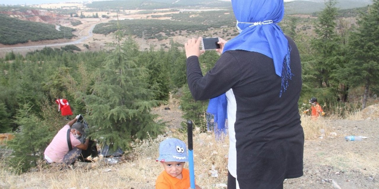 Beyşehir’de gönüllülerden çevre temizliği
