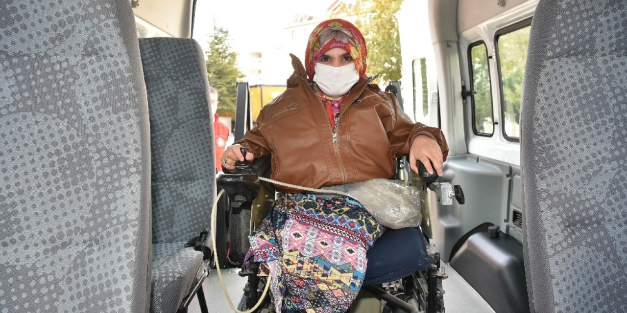 Belediye 10 yıldır engelini aşmasına yardımcı oluyor