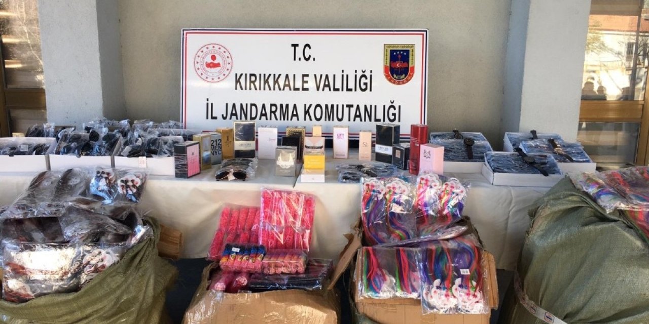 Kargo aracında 150 bin liralık kaçak eşya ele geçirildi