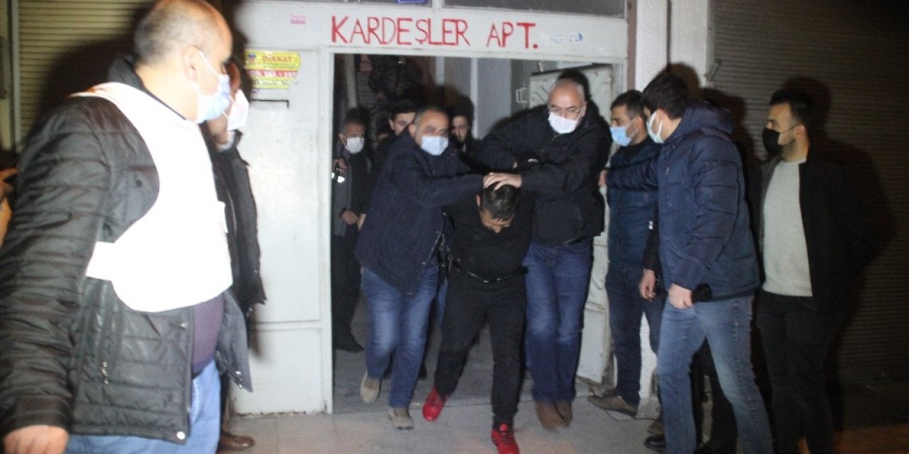 Çocuklarının gözü önünde eski eşini vurup öldüren şahıs kiralık evde kıskıvrak yakaladı