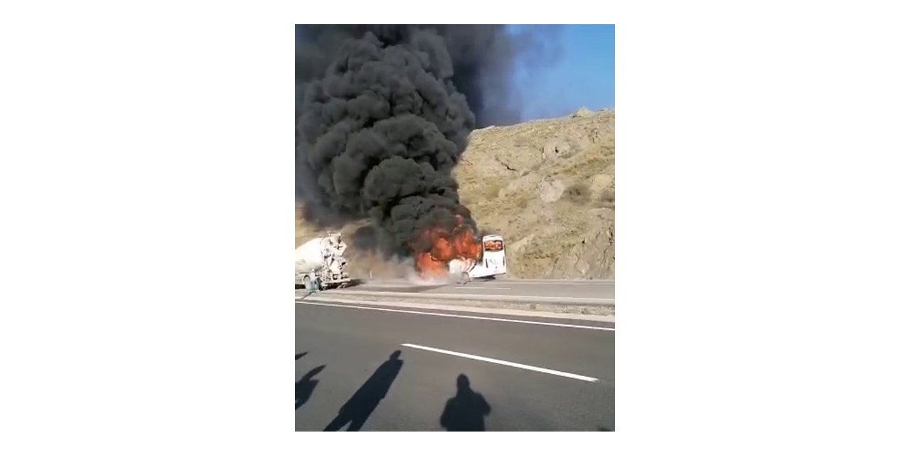 İşçi servisi alev topuna döndü