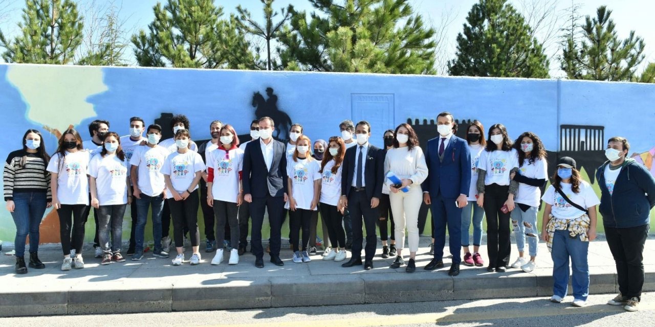 Ankara’nın duvarları 23 Nisan’da sanatla buluştu