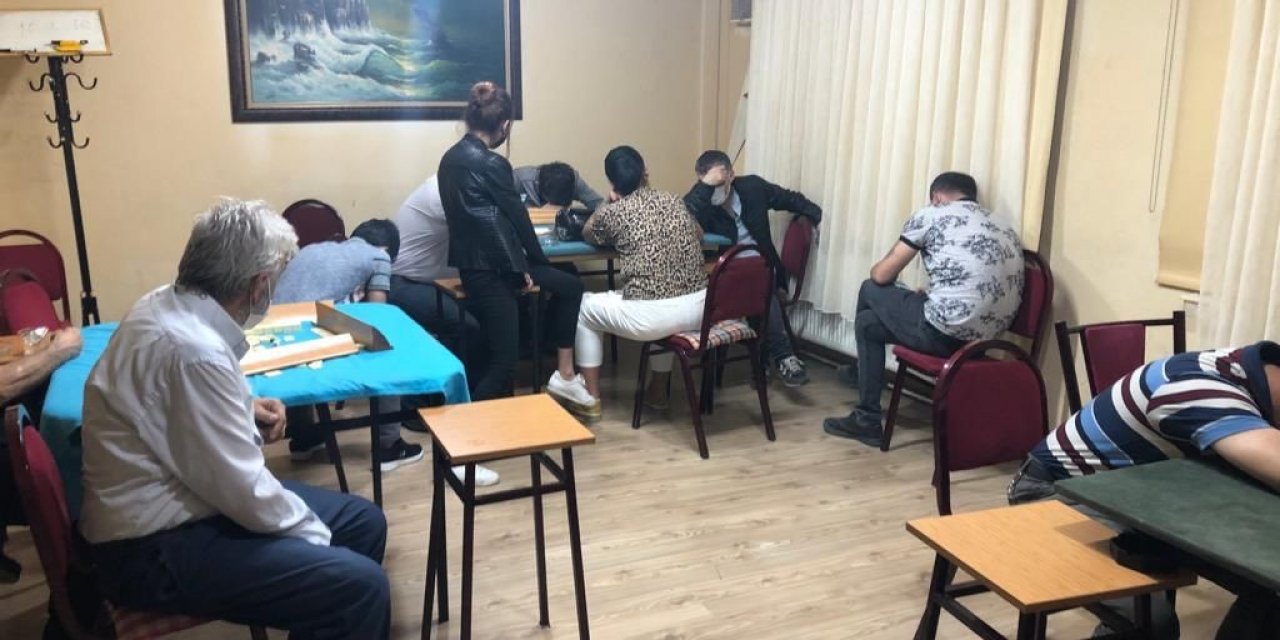 Alkollü oyun mekânını polis bastı
