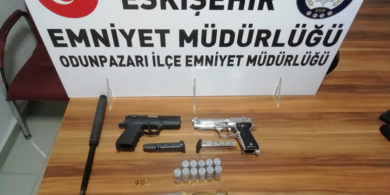 Şüpheli şahıslar üzerinde silah ve mühimmat ele geçirildi