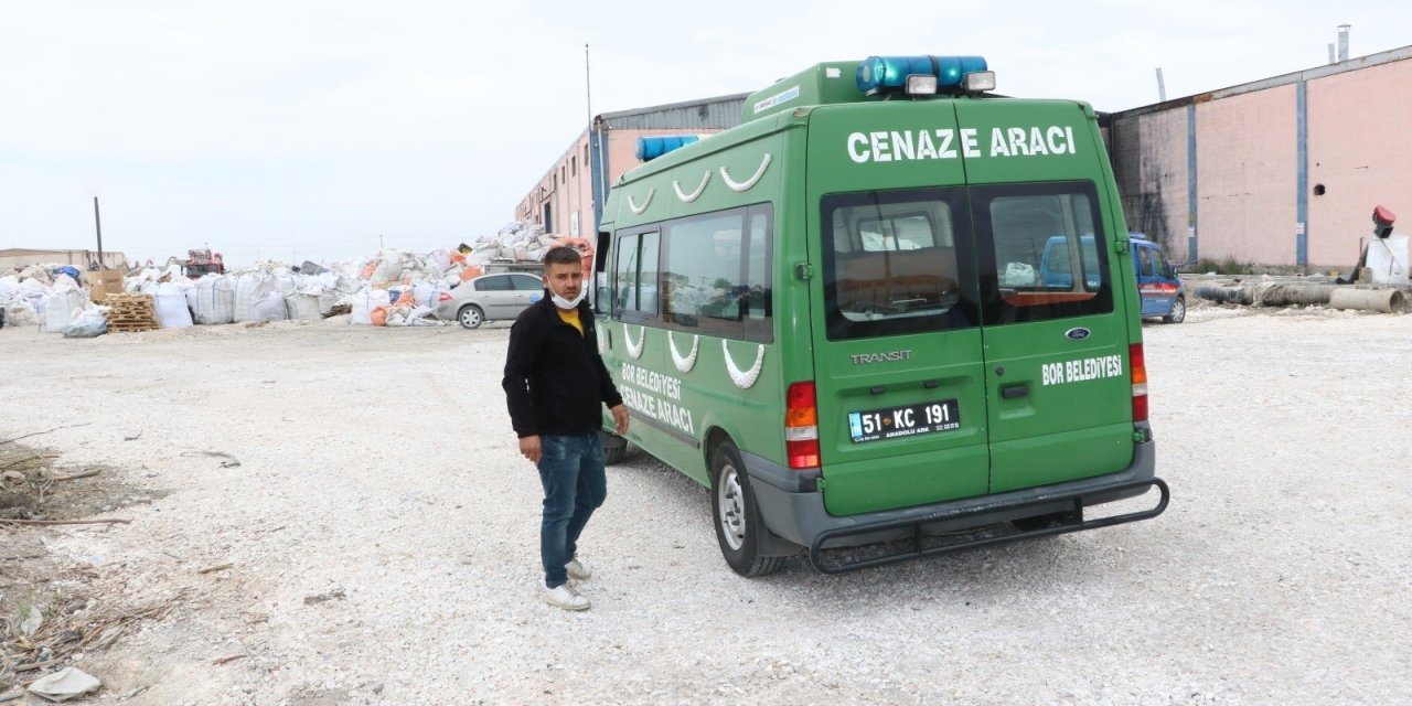 Niğde’de plastik kırma makinesine düşen işçi hayatını kaybetti
