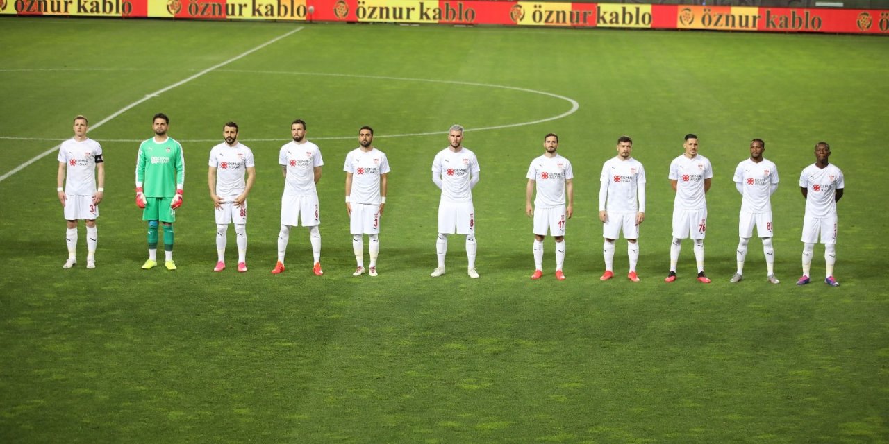 Sivasspor’da 4 futbolcu ceza sınırında!