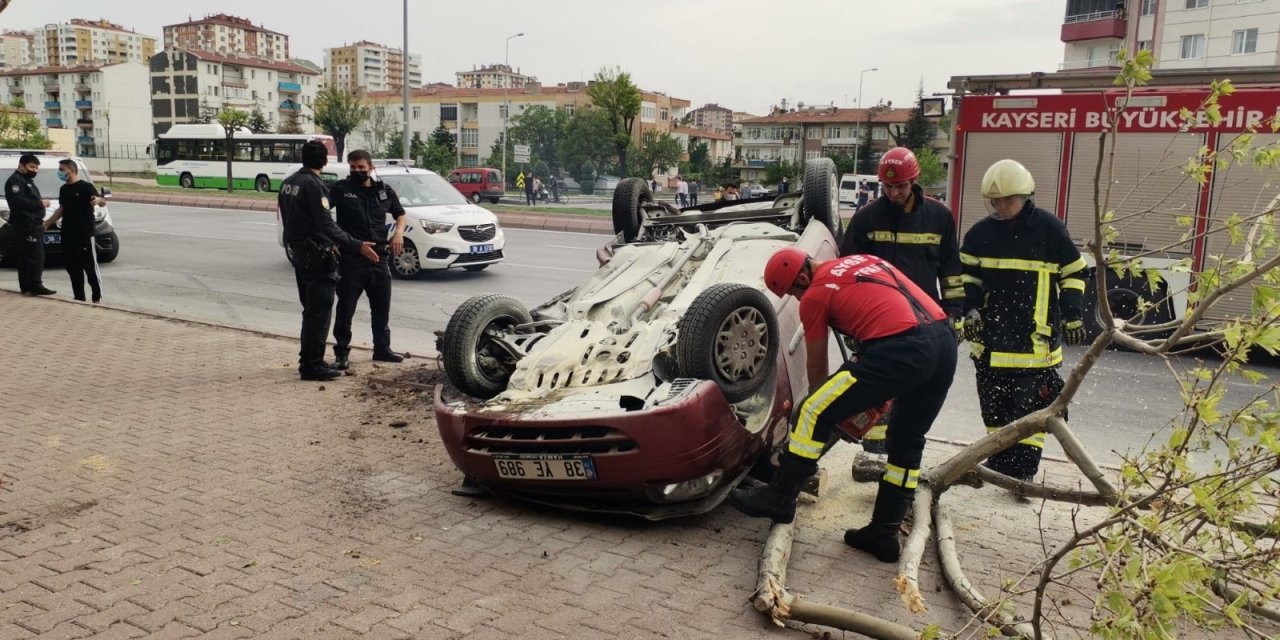 Otomobil ters döndü: 1 Yaralı