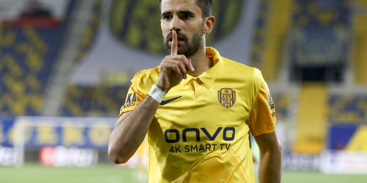 Süper Lig: MKE Ankaragücü: 1 - Fenerbahçe: 0 (Maç devam ediyor)