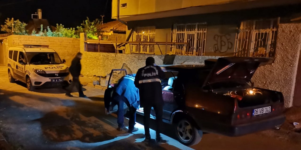 Aracın içinde tüfekle vurulan şahıs yaralandı
