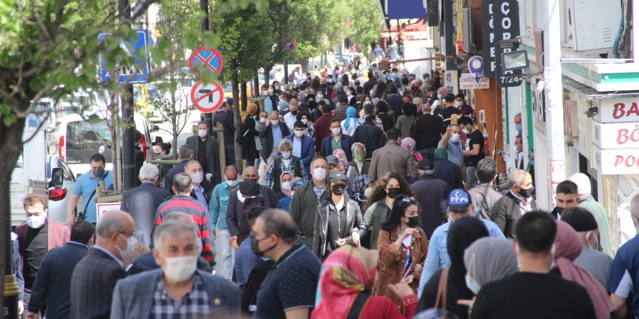 Kapanma sonrası insan seli yaşandı