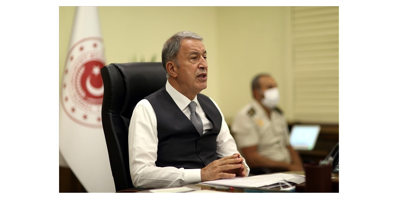 Bakan Akar, video konferans yöntemi ile birlik komutanları ile görüştü