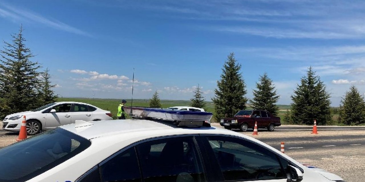 Jandarmanın helikopter destekli trafik denetimi