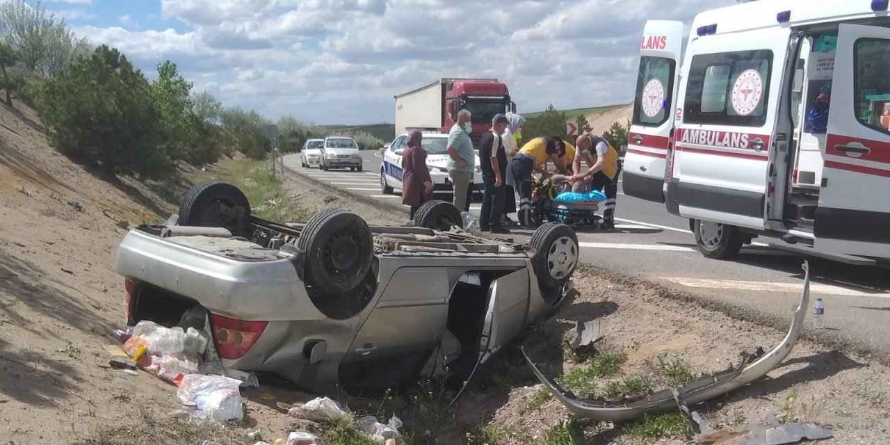 Kontrolden çıkan otomobil su kanalına devrildi, 1 yaralı