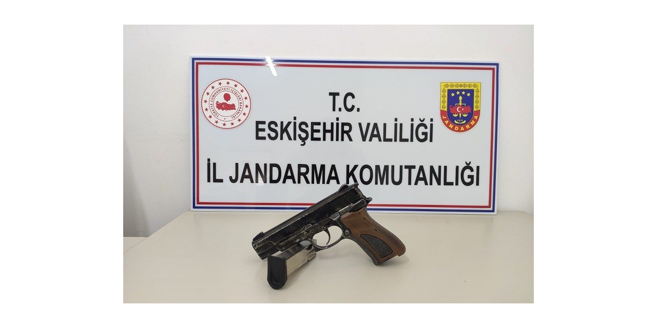 Havaya rastgele ateş açan şüpheli suçüstü yakalandı