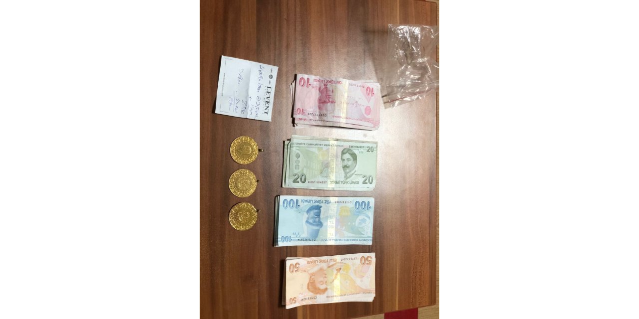 Unutulan çantadaki altın ve paraları çalan işyeri çalışanı yakalandı