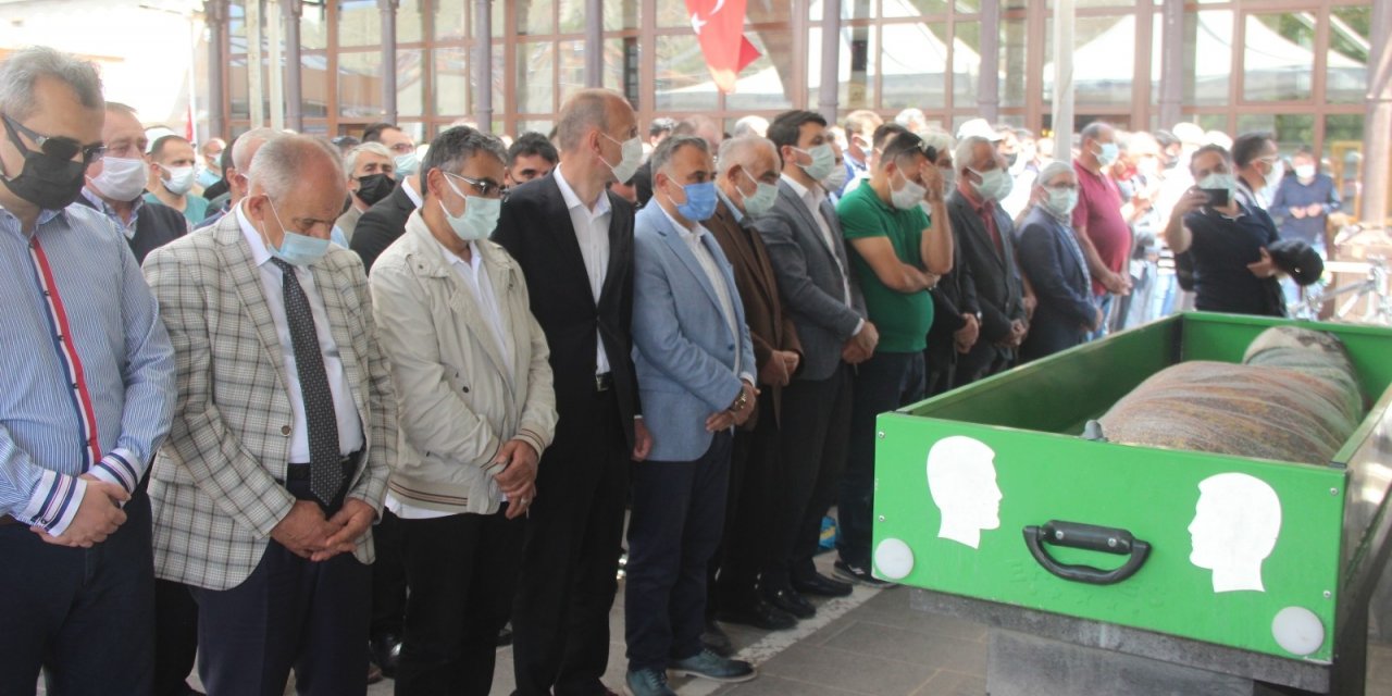 Reddettiği şahıs tarafından öldürülen Arife öğretmen gözyaşlarıyla uğurlandı