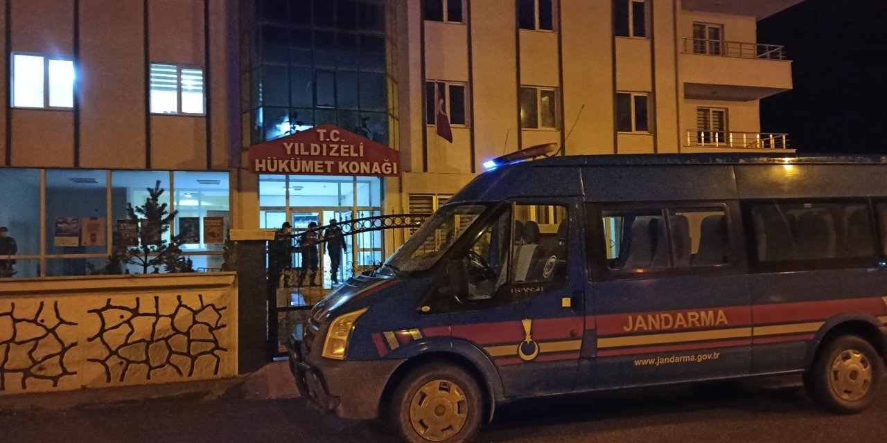 Su tartışmasında baba ve oğlunu öldüren zanlılar tutuklandı