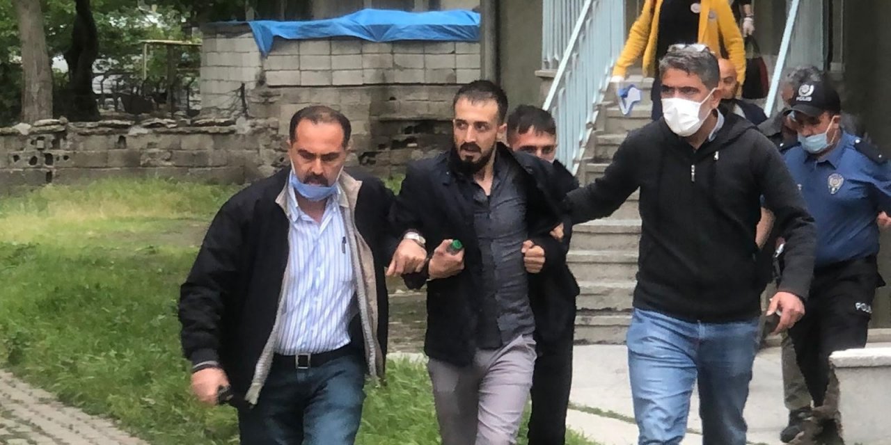 Kendini bıçakla eve kapatan madde bağımlısı şahıs, özel harekat polisini harekete geçirdi