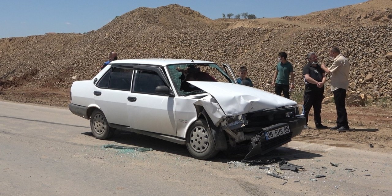 Kırıkkale’de trafik kazası: 1’i polis 3 kişi yaralandı