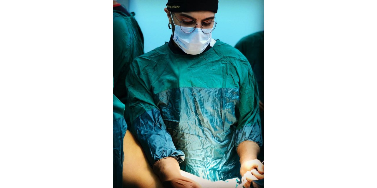 Hastanede kendisini uyaran doktoru bıçakladı
