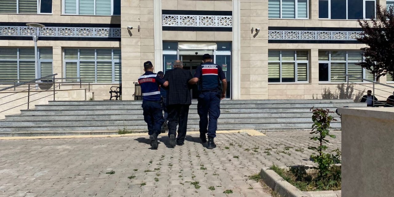 21 yıl hapis cezası bulunan firari şahıs noterde işlem yaparken yakalandı