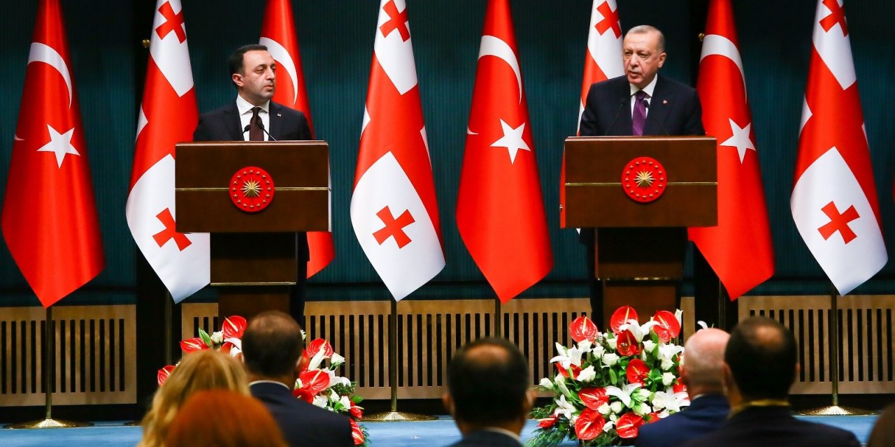 Cumhurbaşkanı Erdoğan: “Azerbaycan-Gürcistan-Ermenistan veya Türkiye-Azerbaycan-Gürcistan iş birliğine Türkiye olarak varız”