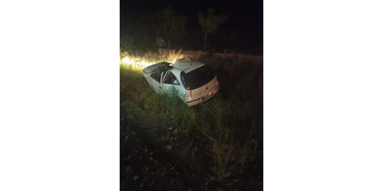 Karpuz taşıyan tıra çarpan otomobilin sürücüsü hayatını kaybetti