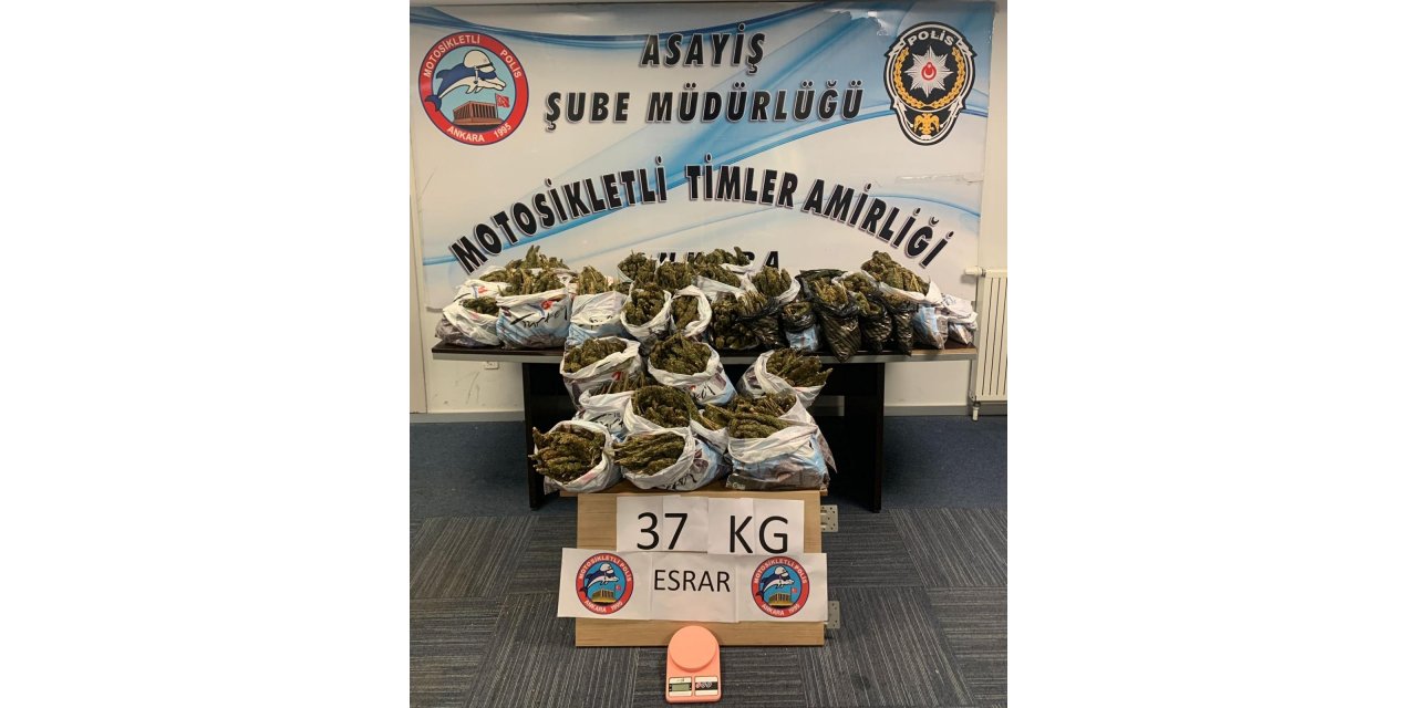 Polisin yaptığı üst aramasında çıkan anahtarda yazılı adreste 37 kilogram esrar yakalandı