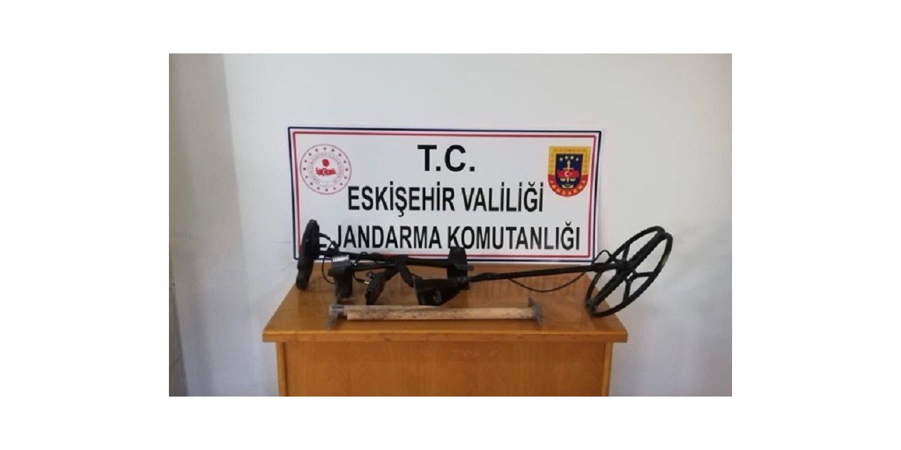 Birinci derece sit alanında define ararken jandarmaya yakalandılar