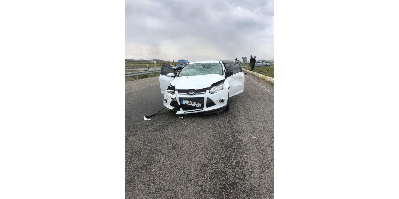 Yine aynı kavşak yine benzer bir kaza