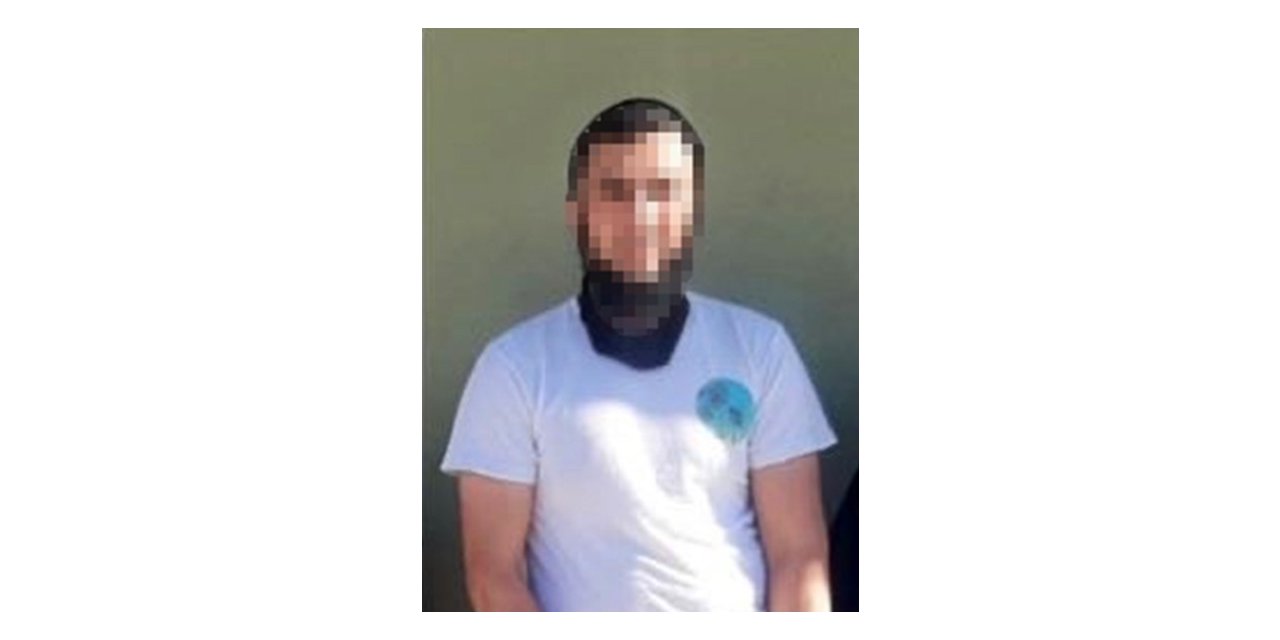 MSB: "Hatay’da görevli hudut kartallarımız, yasa dışı yollarla ülkemize geçmeye çalışan 12 şahsı yakaladı. Yakalanan şahıslardan birinin kırmızı bültenle uluslararası seviyede aranan radikal terör örgütü üyesi olduğu te