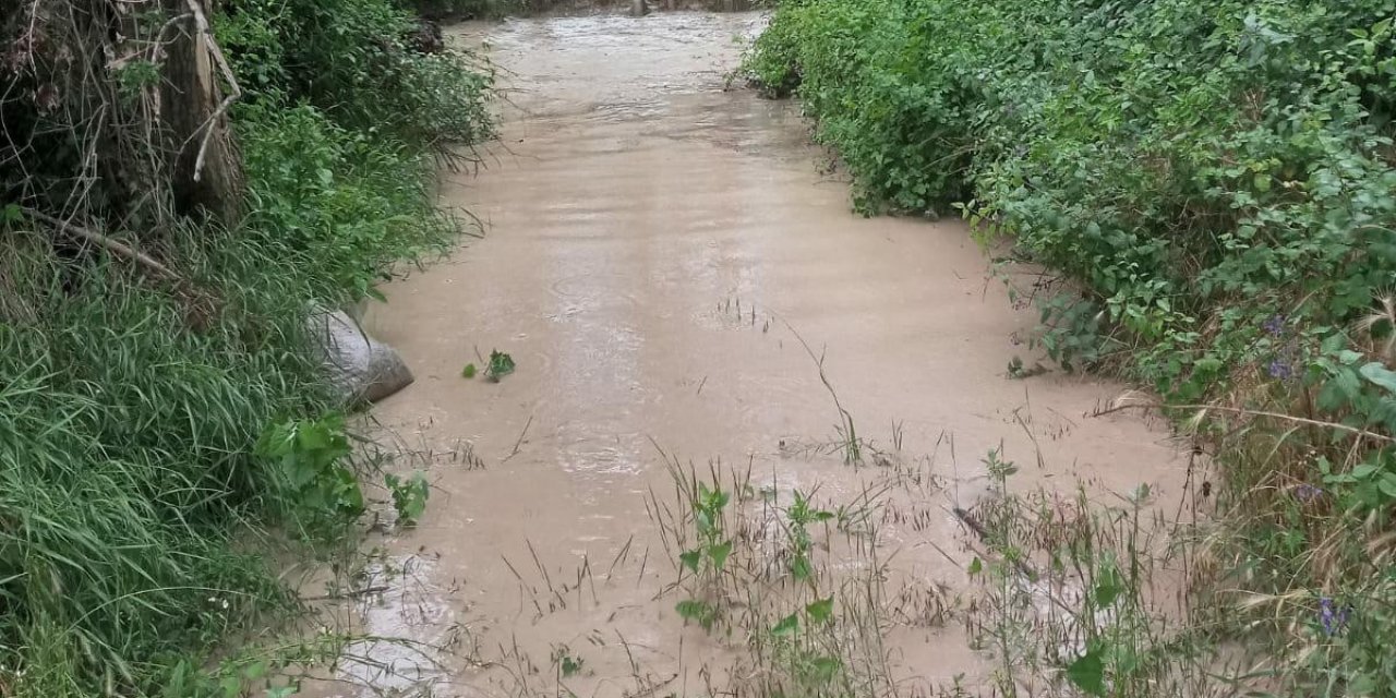 Nallıhan’da sel sonrası bir ev taşkın tehlikesi yaşadı
