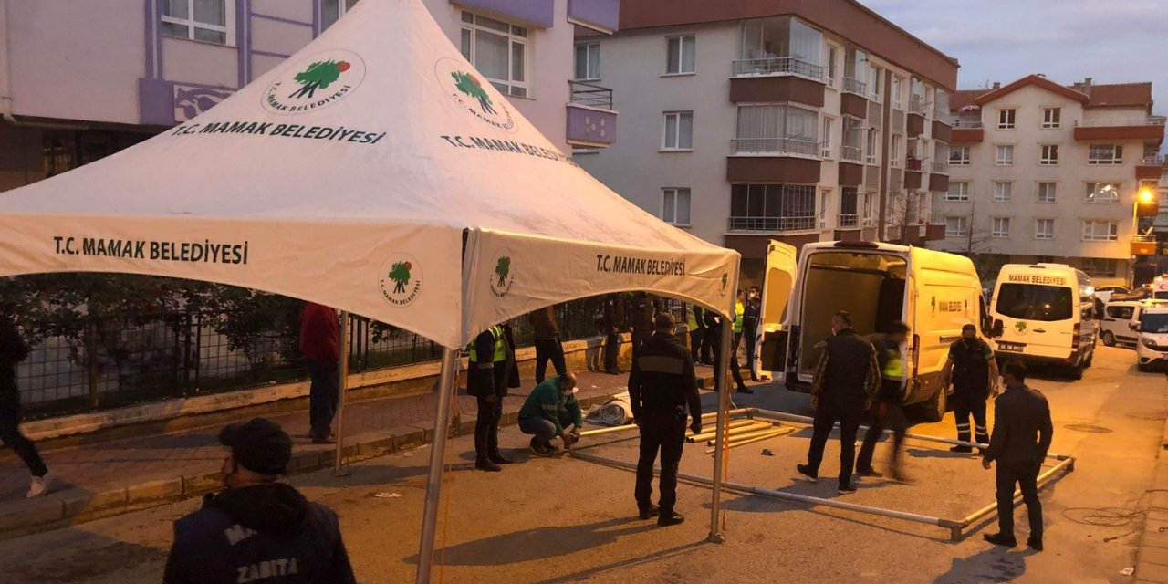 Ankara’da temeli hasar gören ve otoparkı çöken 3 katlı apartman tahliye edildi