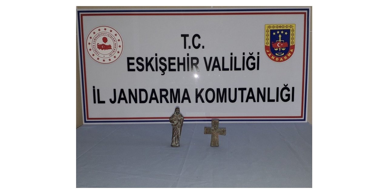 Elindeki tarihi eserleri satamadan yakalandı