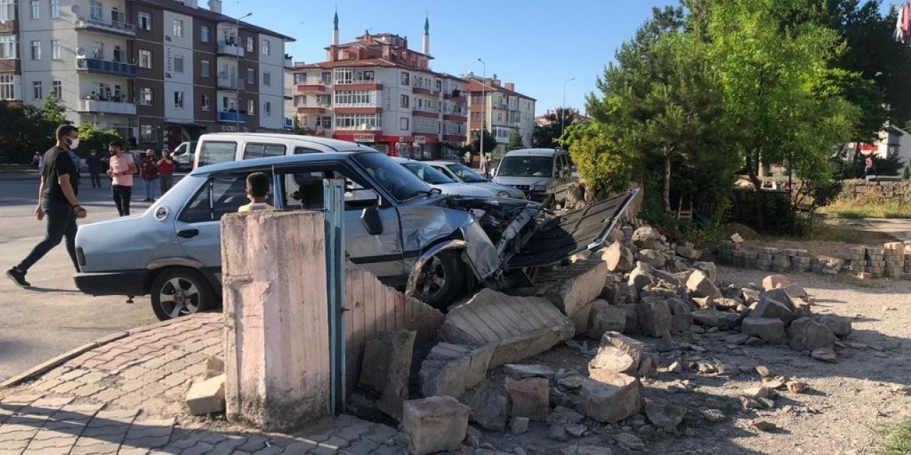 Kazada yıkılan duvarın altında kalan 8 yaşındaki çocuk yaralandı