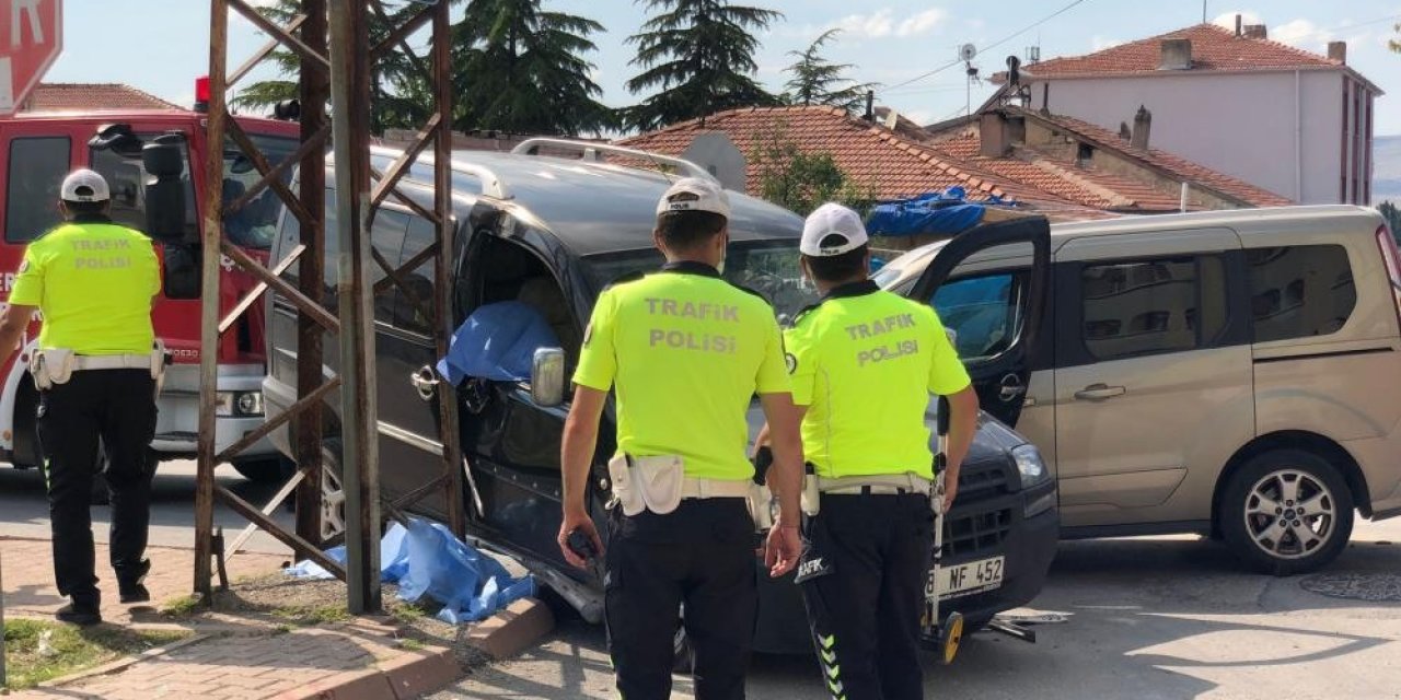 3 günlük evli çifti trafik kazası ayırdı