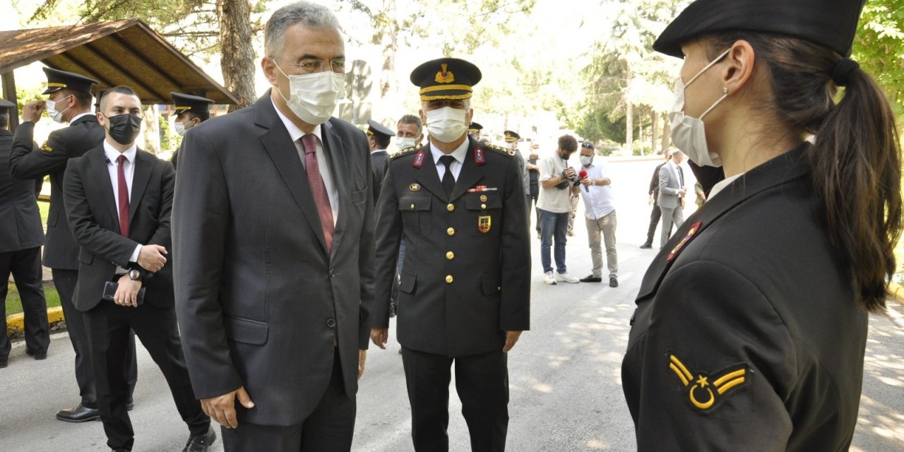 Vali Ayyıldız, Jandarma personelleri ile bayramlaştı