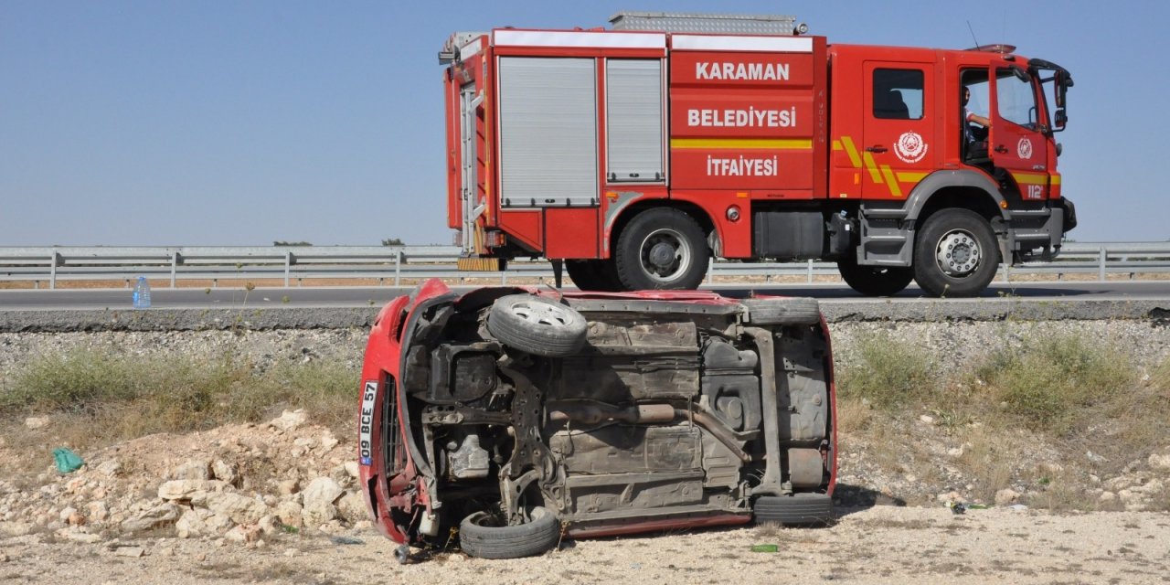 Takla atan otomobilin sürücüsü kazayı hafif sıyrıklarla atlattı