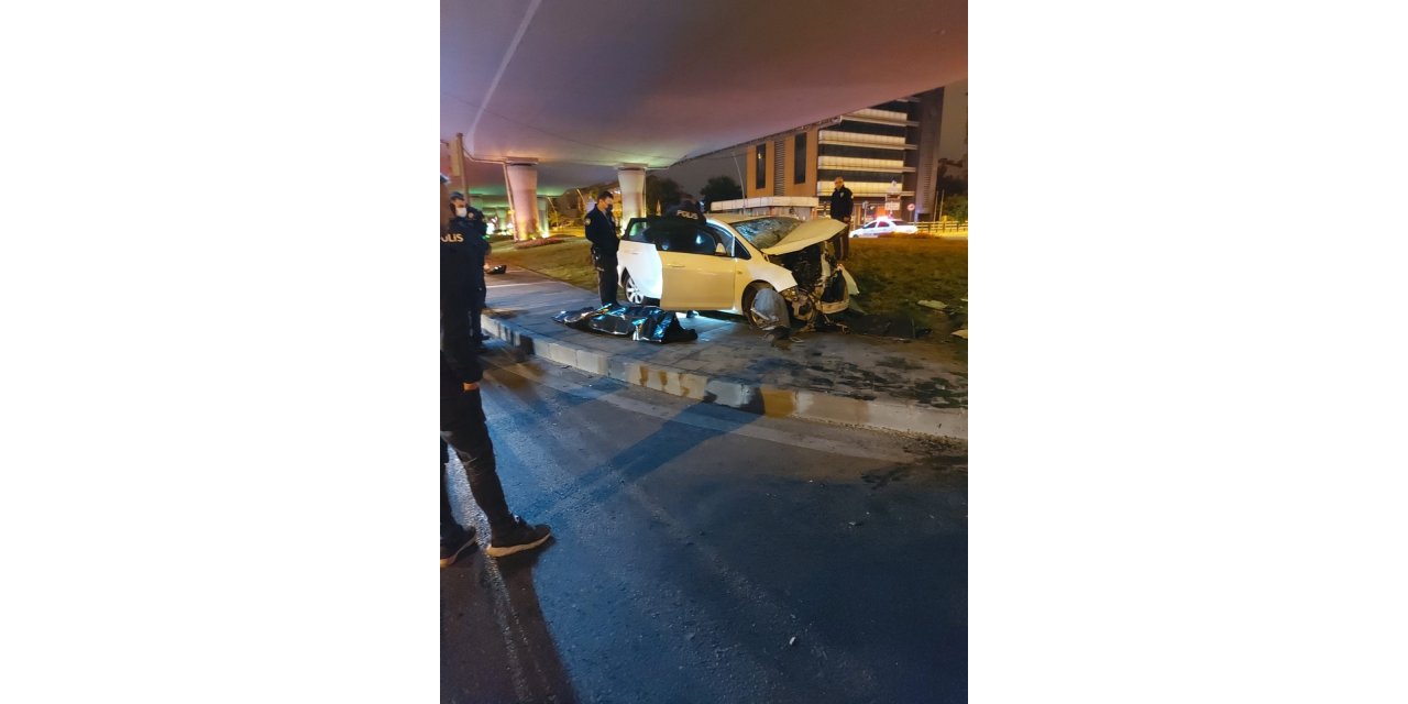 Otomobil köprünün beton ayağına çarptı: 1 ölü, 1’i ağır 2 yaralı