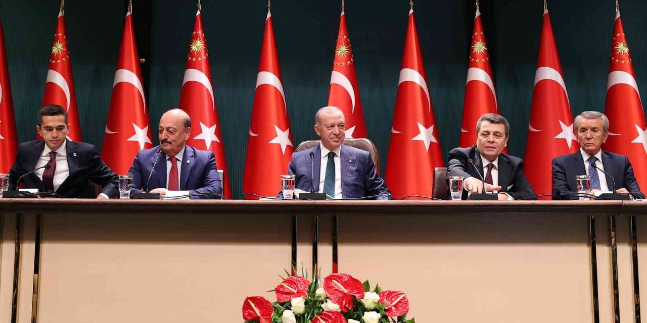 Erdoğan: "2022 yılında asgari ücretin en alt rakamı 4 bin 250 TL olacak"