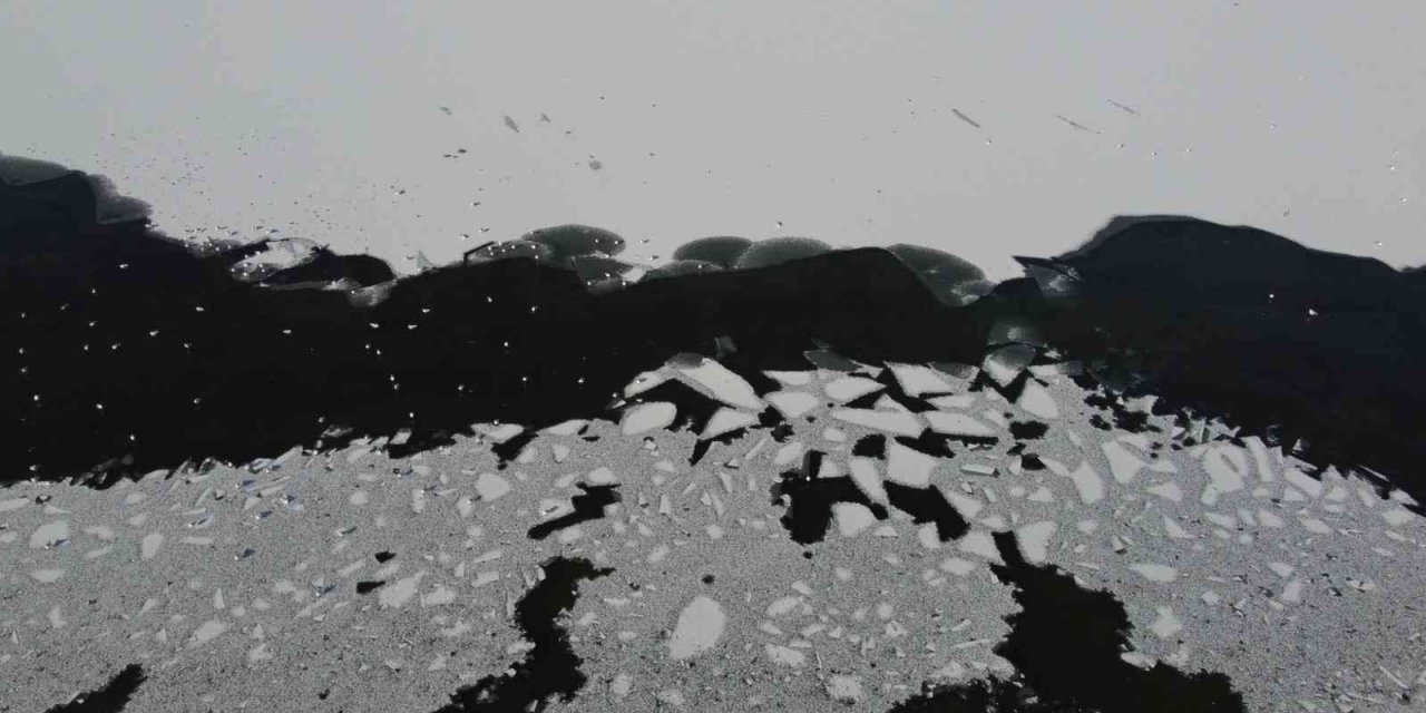 Hava sıcaklığı eksi 16 dereceyi gördü, Beyşehir Gölü kıyıları kısmen dondu